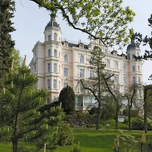 Отель Bristol Palace